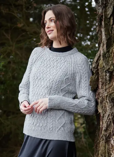 Niamh Cable Crew Neck Cashmere and Wool Sweater in Grey